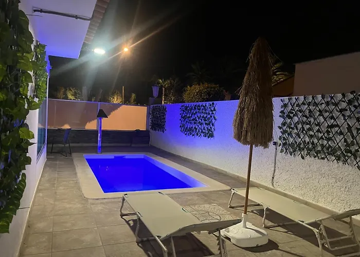 The Yumbo Pearl * بلايا ديل إنغلز