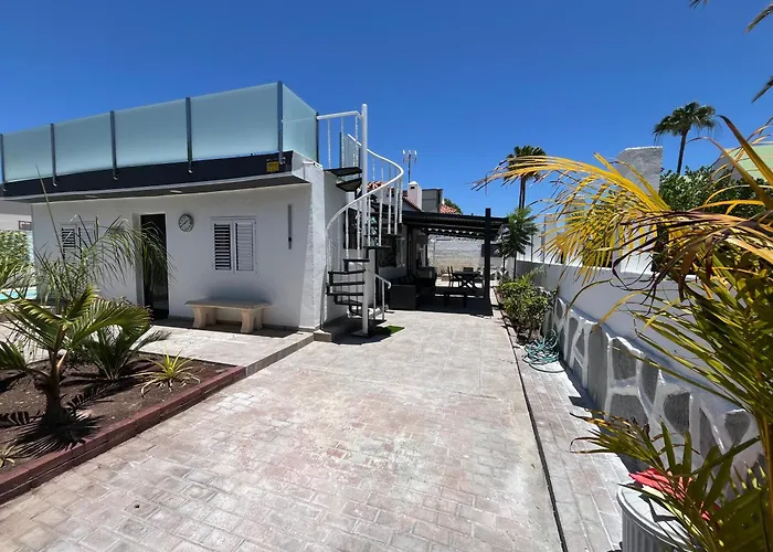 The Yumbo Pearl بلايا ديل إنغلز